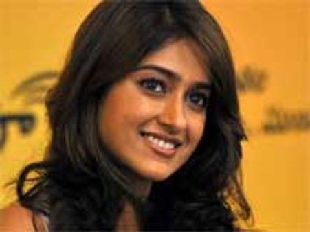 ఆ ప్లాఫ్ ‌రీమేక్‌లో ఇలియానా?