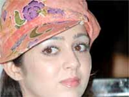 చార్మి చాలా హార్డ్‌వర్కర్‌...ప్రభాస్ ప్రశంస