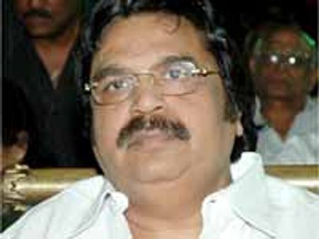 వేలం పాటలో పాల్గొనండంటూ దాసరి రిక్వెస్ట్