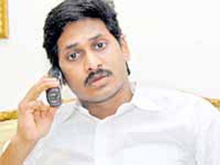 వైయస్ జగన్ మోహన్ రెడ్డి సినీ రంగ ప్రవేశం?