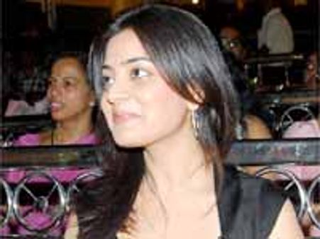 ఓ రేంజిలో రెచ్చిపోతున్న కాజల్ సోదరి నిషా?