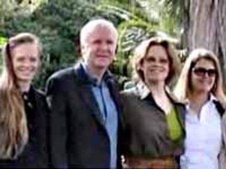 మాటల్లోనే కాదు చేతల్లో కూడా తనేంటో చూపిన స్టార్ దర్శకుడు