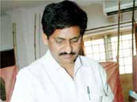 తెలుగు దర్శకుడు...హాలీవుడ్ చిత్రం డైరక్షన్