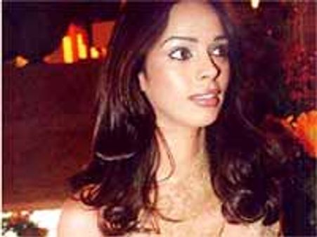 అసలే సెక్స్ బాంబు...ఆపై నగ్నంగా