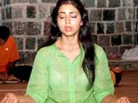 హాట్ స్టార్ శ్రియ...ఆ స్వామీజీ శిష్యురాలు