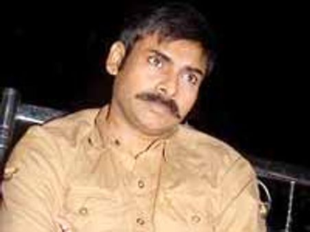 అల్లు అర్జున్ కోసం పవన్ కళ్యాణ్ 'పులి' వాయిదా