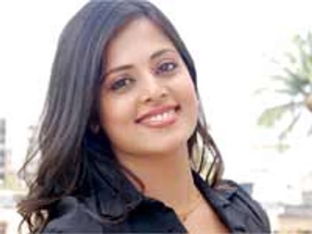 సింధు మీనన్ 'సుభధ్ర'...ఆ హాలీవుడ్ కాపీనా?