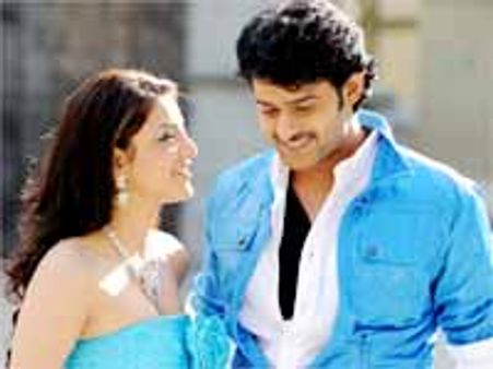 చెల్లెలు సెంటిమెంటే 'డార్లింగ్‌' కి ప్లస్...నిర్మాత