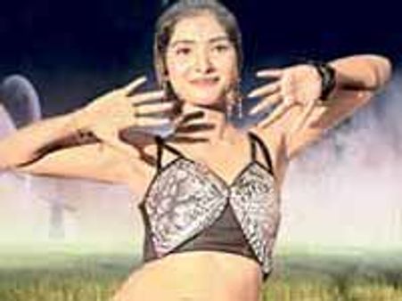 కన్నెపిల్ల ఓ పెళ్లయిన మగాడితో సంబంధం