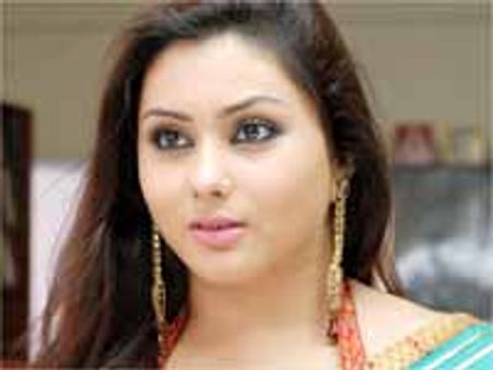 'సింహా' లో బొద్దుగా కనపడబట్టే...నమిత