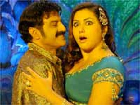 బాలయ్య ‘సింహా’తో వెనుదిరిగిన ఆ ముగ్గురు!