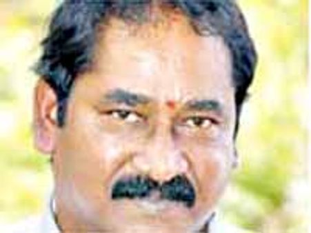 విక్రమ్, ఇలియానాలకు విలన్ రవిరాజా పినిశెట్టి