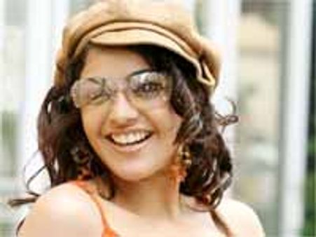 అతనితో కూడా సంభందం అంటగడతారా? కాజల్