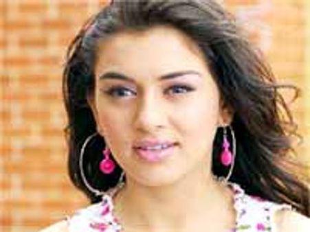 హాట్ హన్సిక ఆ ఆటకు బానిస...