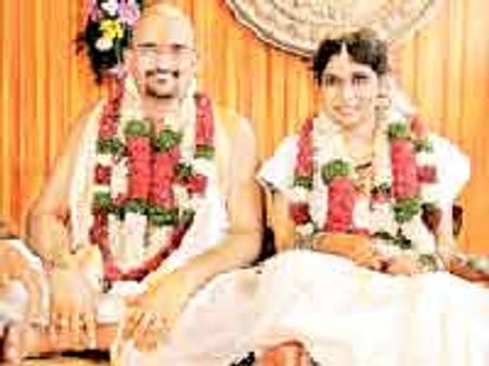 ఘనంగా 'ఓయ్' దర్శకుడు వివాహం