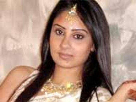 ఆరడుగుల ఉండాల్సిందే...'వరుడు'హీరోయిన్ రిక్వైర్మెంట్