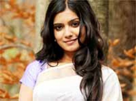 ట్విట్టర్ లో క్రేజీ హీరోయిన్ సమంత ఎడ్రస్