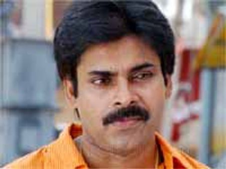 మళయాళంలో తొలిసారిగా పవన్ కళ్యాణ్ ..