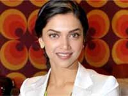 ప్రపంచంలోనే అత్యంత సెక్సీ ఫిగర్ ‘దీపికా పదుకొనే’...!