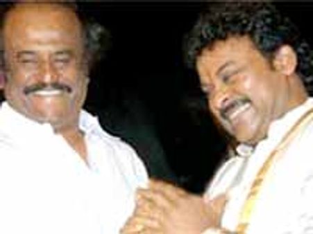 మెగాస్టార్ బర్త్ డేకి సూపర్ స్టార్ సందడి..!?