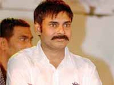 పవన్ కళ్యాణ్, జయంత్ పరాంన్జీ కాంబినేషన్ టైటిల్ ఏమిటీ?