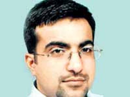 రామ్ గోపాల్ వర్మ 'వాస్తు శాస్త్ర' దర్శకుడు మృతి