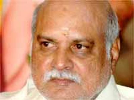 హాట్ హాట్ గా...రాఘవేంద్రరావు 'కొబ్బరి చిప్ప' యవ్వారం