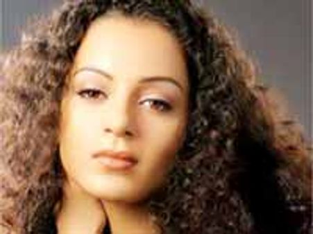 మంచి, చెడు చూస్తే చేయలేమంటన్న ప్రభాస్ హీరోయిన్