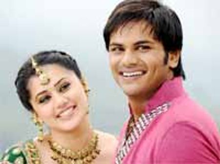 రాఘవేంద్రుని రెగ్యులర్ నాదం (ఝుమ్మంది నాదం రివ్యూ)