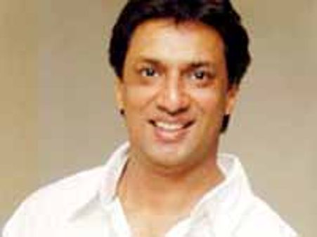 ఆ స్టార్ డైరక్టర్ తో కాంగ్రెసు ఎమ్మల్యే డీల్ ఇప్పుడు అమలులో...