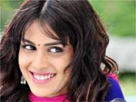 యువరాణి పాత్రలో అదరకొట్టనున్న జెనీలియా