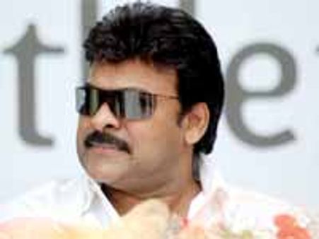 మెగాస్టార్ ‘చిరు’ దర్శకత్వంలో ఆ ముగ్గురు స్టార్లలో ఎవరు హీరో.....!?