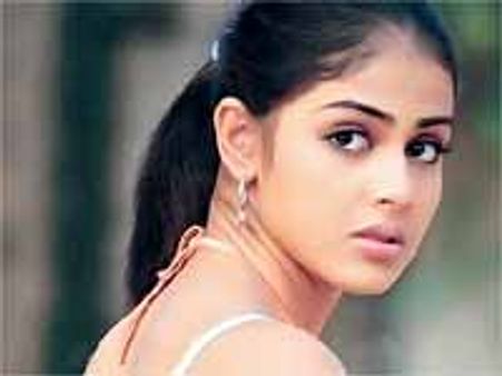 ఆ సమయంలో తప్ప నా నోరు మూతపడదు..జెనీలియా