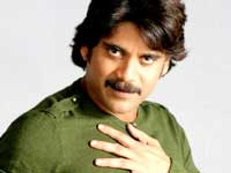 మన్మథునితో రొమాన్స్ చేయడానికి ఆ సెక్సీబ్యూటీ రెడీ అంటుందా...!?