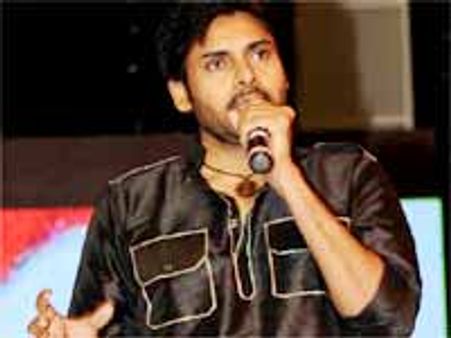 అన్నయ్య చిరు ఒంటరి పోరుపై పవన్ కళ్యాణ్ ఆవేదన