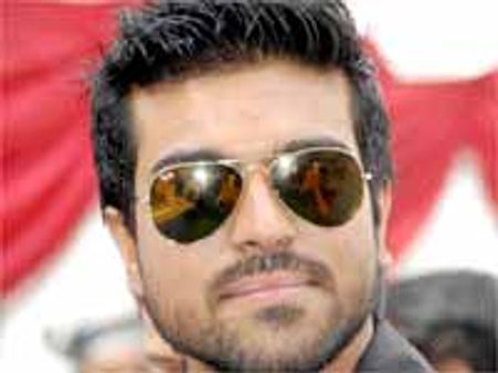 రామ్ చరణ్-షాజాహాన్ పదంసీలు ఆరంజ్ లో ‘రూబా రూబా...’!?