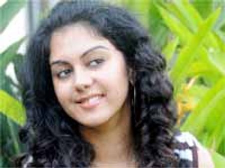 కామ్మా జఠ్మలాని ని మళ్ళీ మడతెట్టేసిన అల్లరి నరేష్