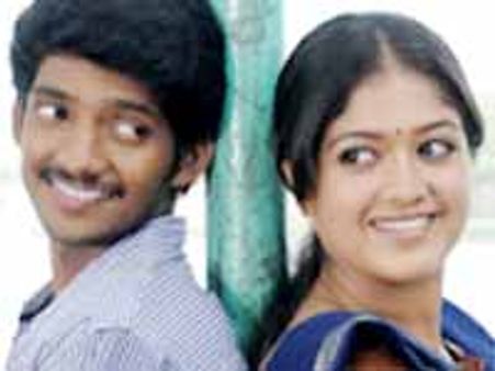 లక్ష లంచంతో రెడ్ హ్యాండెడ్ గా పట్టుపడ్డ సెన్సార్ ఆఫీసర్