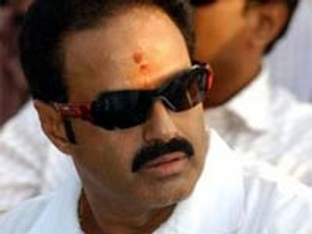 చౌదరితో తప్పు చేస్తున్న బాలకృష్ణ- అభిమానుల ఆగ్రహం...!