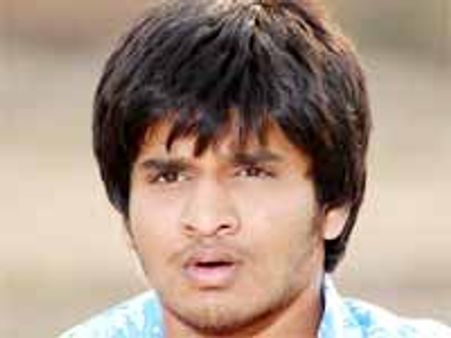 'ఫ్లాట్ ఫారం నెంబర్ 4' కేరాఫ్ ఎడ్రస్ కానున్న నిఖిల్