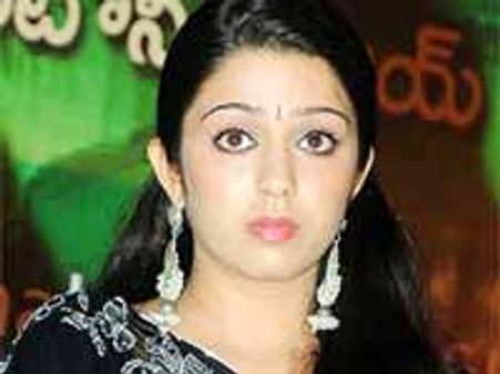 చార్మి 'సై ఆట' కోసం దేవిశ్రీప్రసాద్ ప్రత్యేక శ్రద్ద..