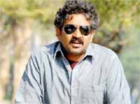 హాలీవుడ్‌ కథల్ని తీసుకోవచ్చు...సిగ్గు పడద్దు: రాజమౌళి