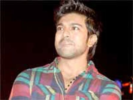 'మగధీర' రామ్ చరణ్ లవర్ బోయ్ లా...