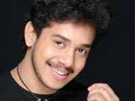 తమిళ 'వేదం' షూటింగ్ లో భరత్ కి యాక్సెడెంట్...