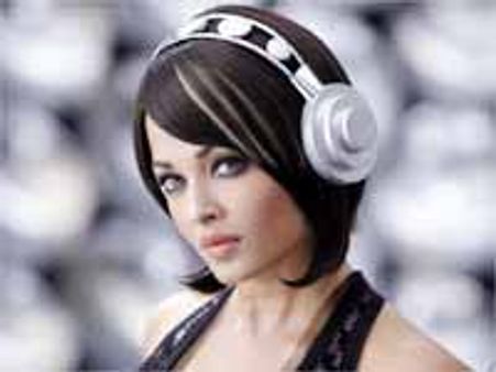 రజనీకాంత్ రోబోను మించిపోయారు బాబోయ్..రజనీకాంతా మజకా...