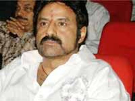 కృష్ణవంశీ గాలానికి బాలయ్య చిక్కుతాడా...!?