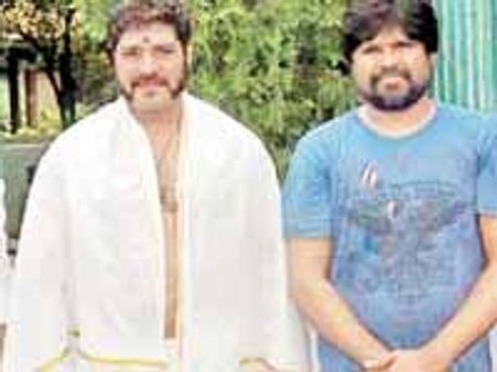 అమ్మ రాజశేఖర్ గేలానికి ఆ హీరోనే పడ్డాడు