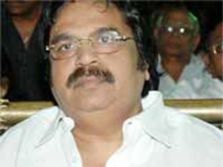 బాలకృష్ణ సినీ వివాదం...దాసరి దిష్టిబొమ్మ దగ్ధం