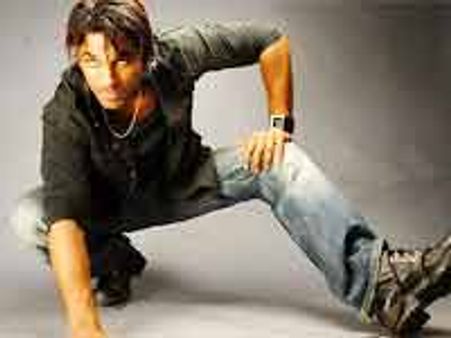 స్టైలిష్ స్టార్ అల్లు అర్జున్ కి అన్నీ అడ్డంకులే...