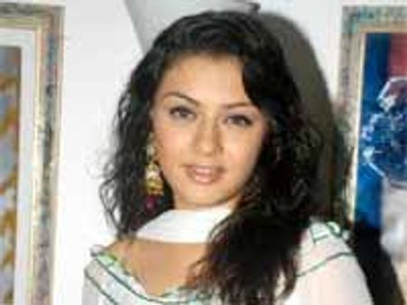 హన్సికని ఆ హీరో 'లోలిత' అని ఎందుకు పిలుస్తున్నాడు?